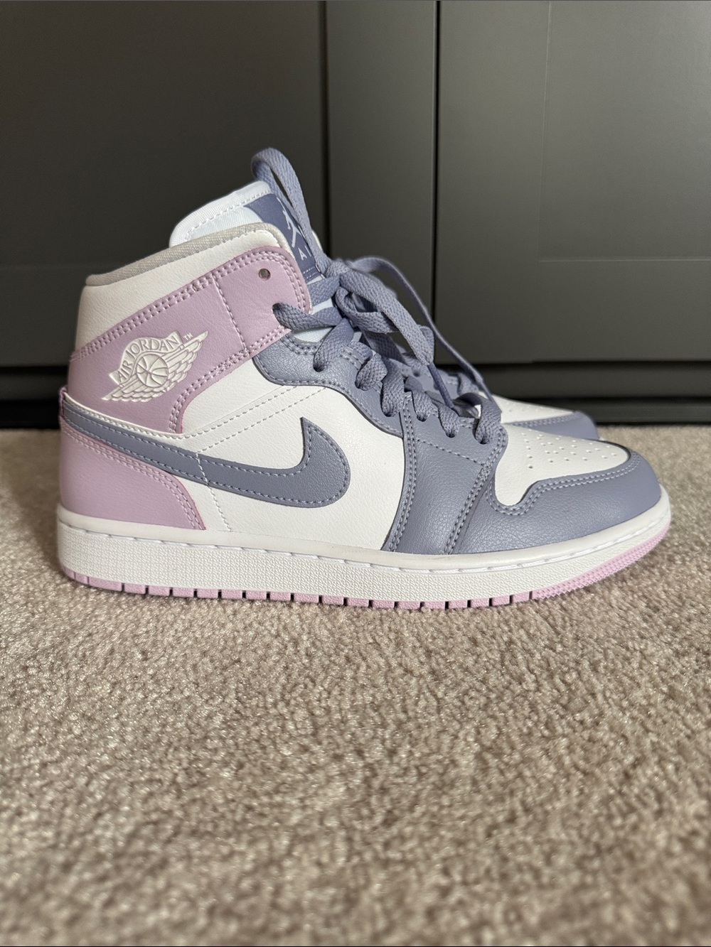 Air Jordan 1 Mid “Indigo Haze Doll White”